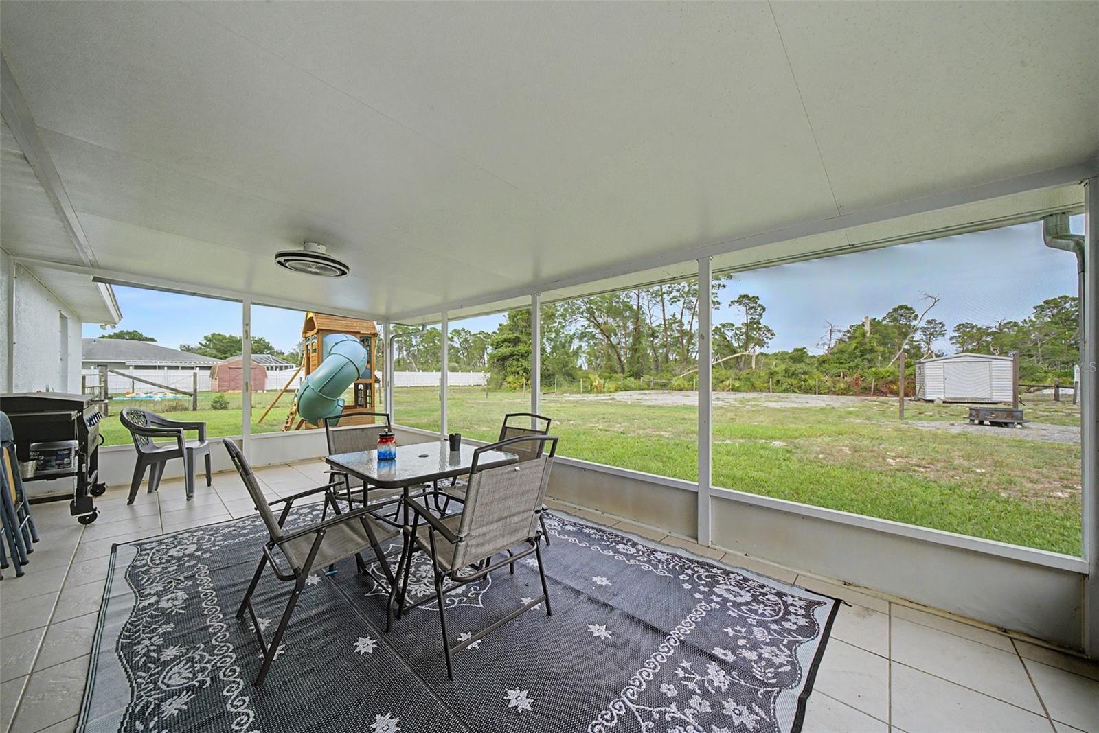 2630 Gresham St Property Photo 37