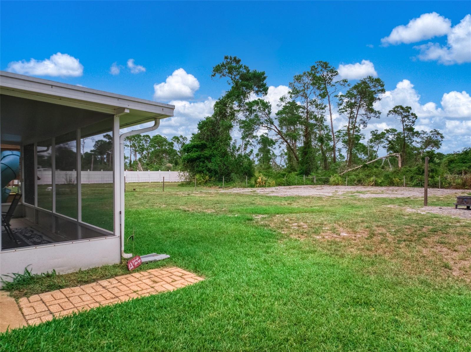 2630 Gresham St Property Photo 40