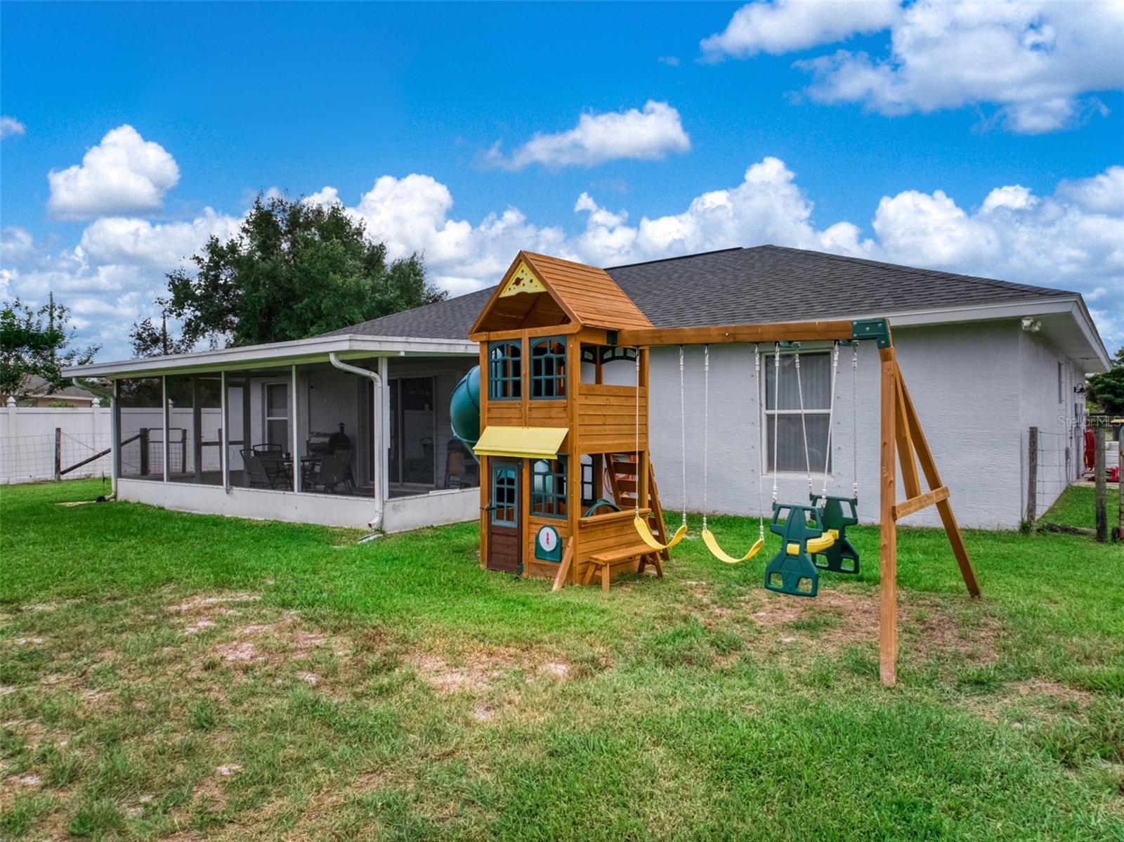 2630 Gresham St Property Photo 41