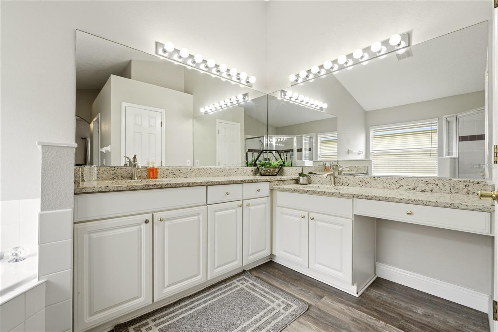 4715 Cumbrian Lakes Dr Property Photo 25