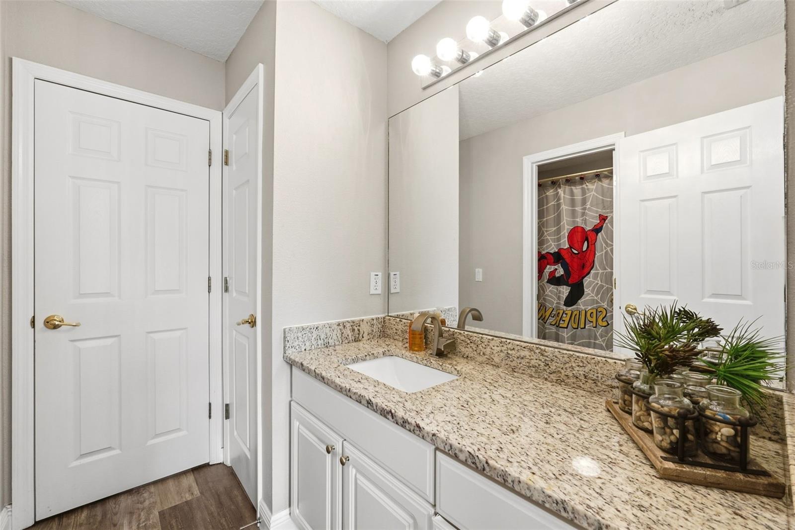 4715 Cumbrian Lakes Dr Property Photo 32