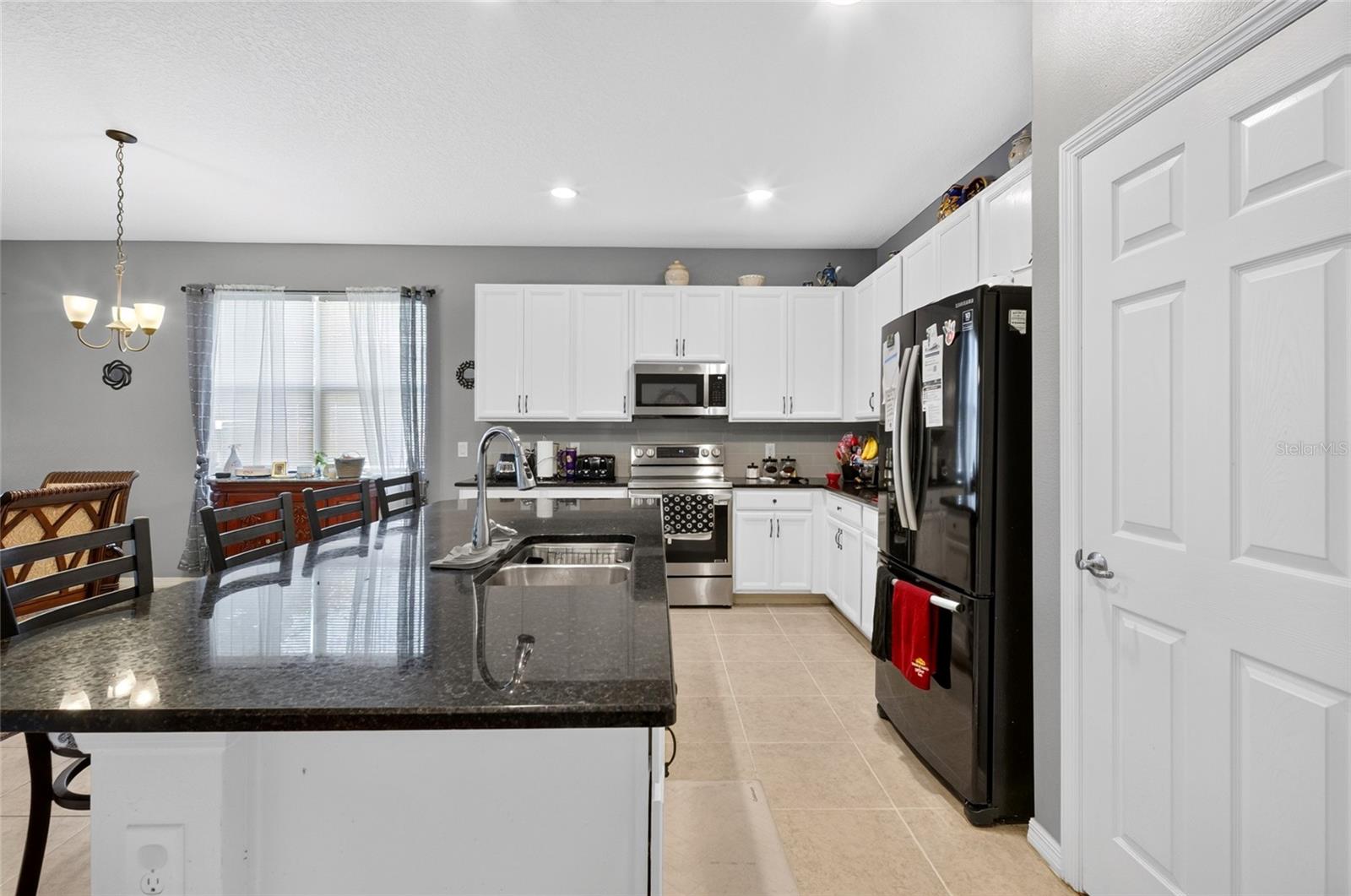 2349 Jernigan Loop Property Photo 10