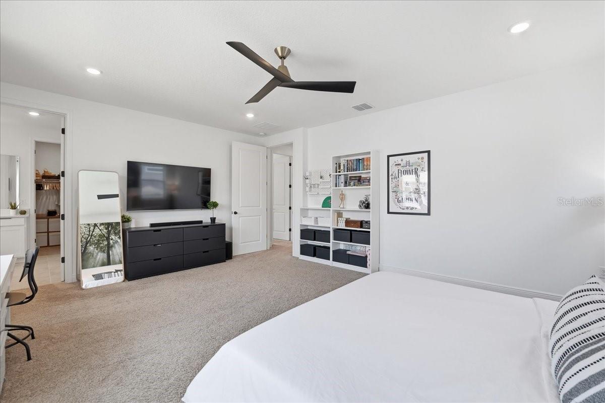 9741 Neruda St Property Photo 27