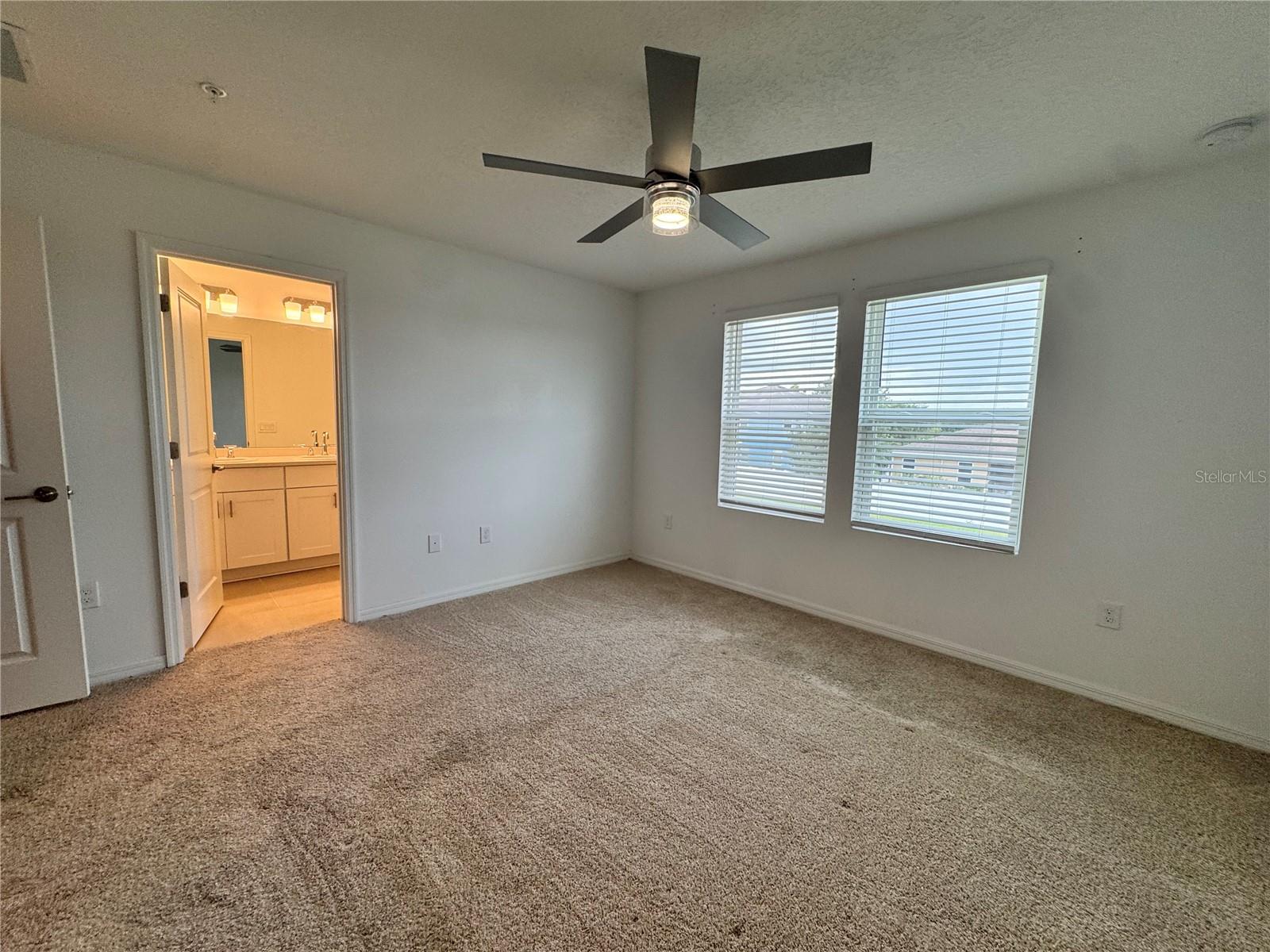 4461 Arlington Ave Property Photo 11