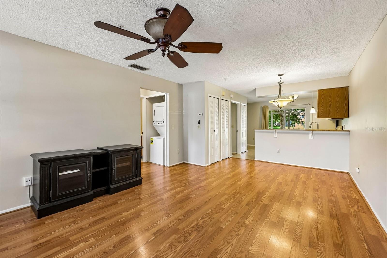 124 Reserve Cir #100 Property Photo 6