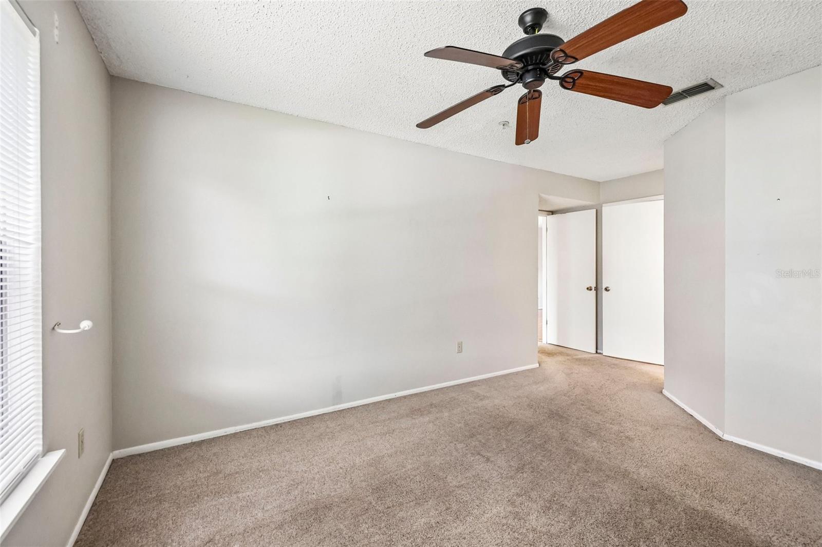 124 Reserve Cir #100 Property Photo 13