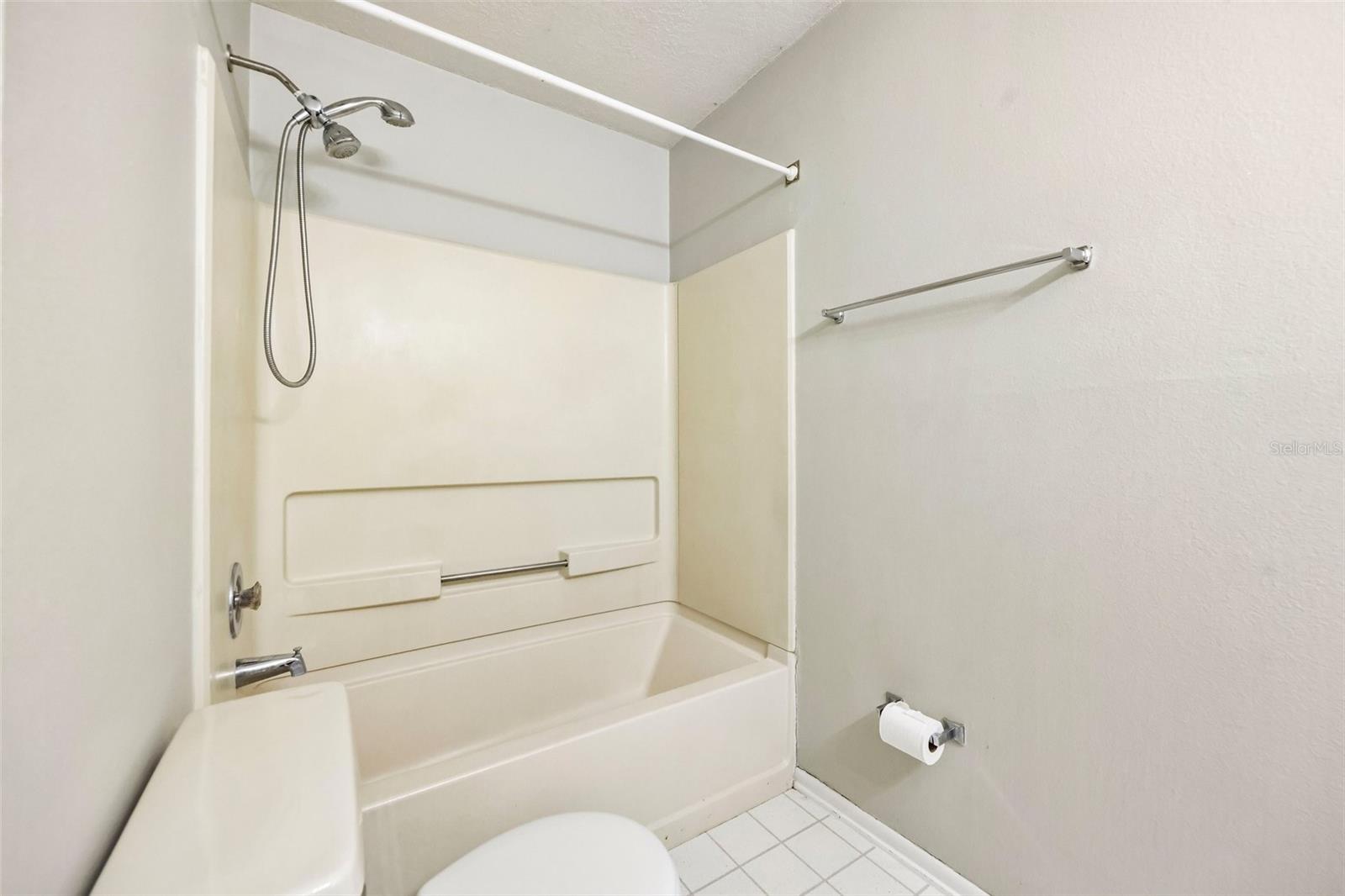124 Reserve Cir #100 Property Photo 15