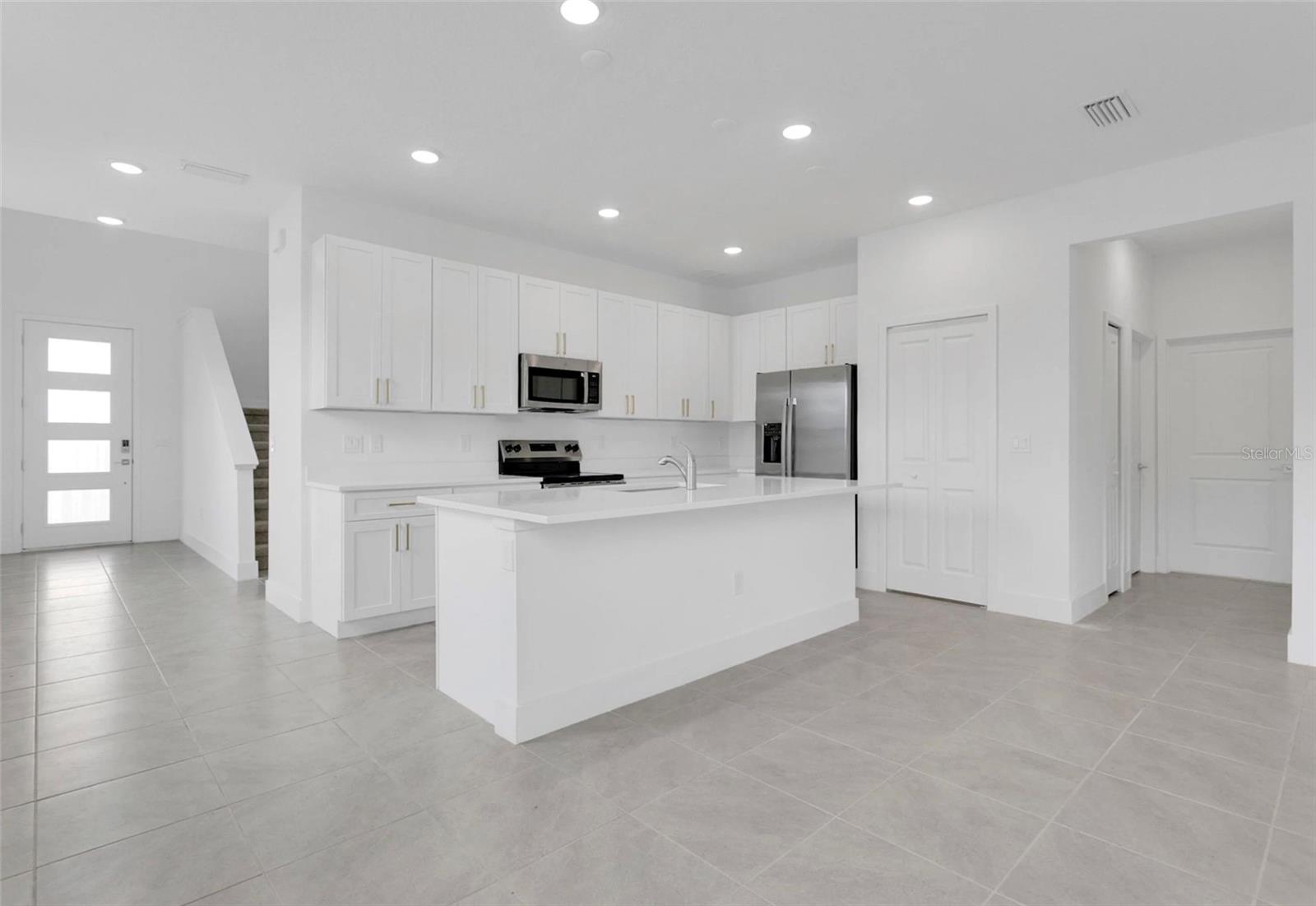 292 Elena Lavin Cir Property Photo 6