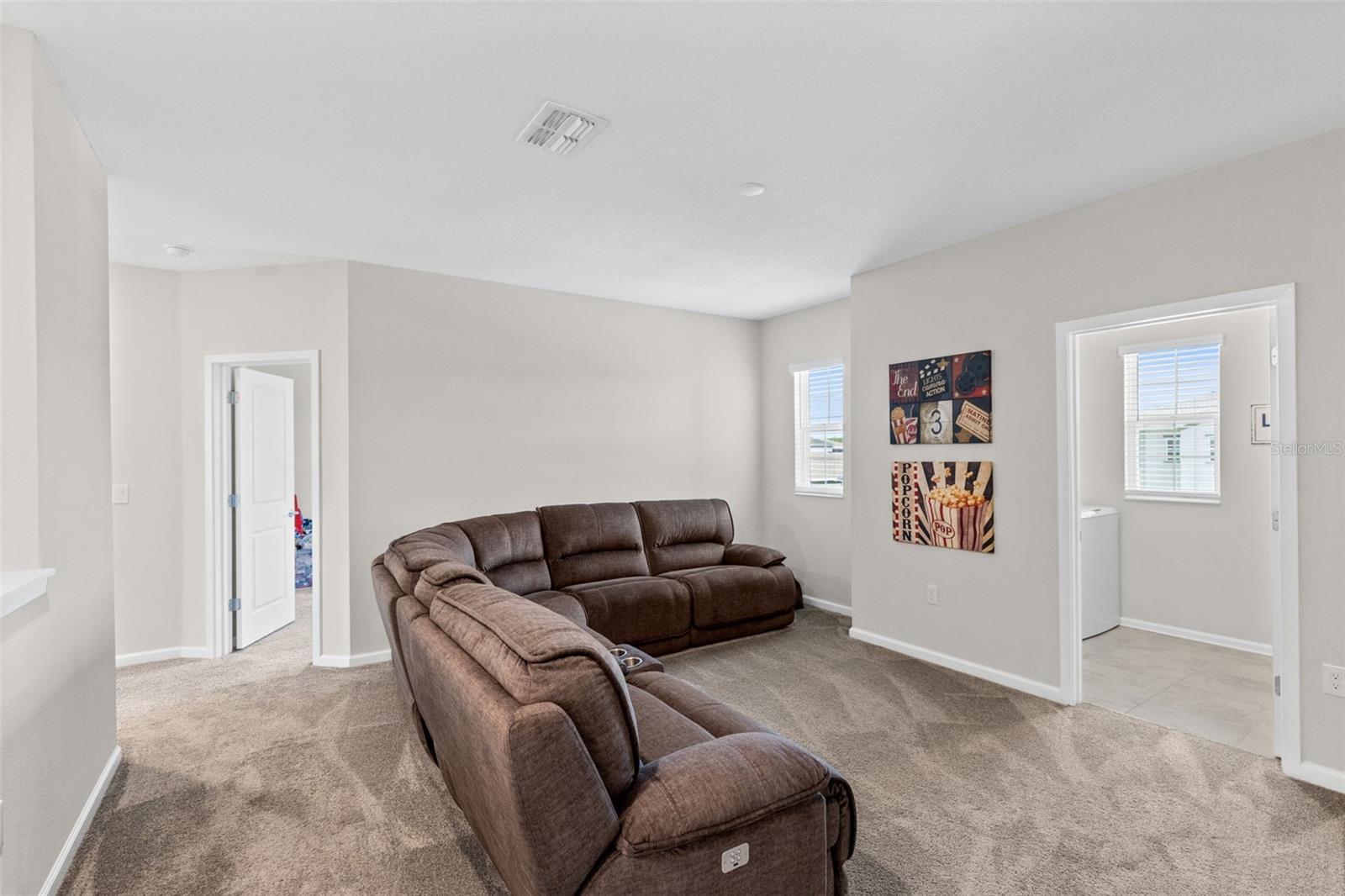 5311 Amersham Ln Property Photo 12
