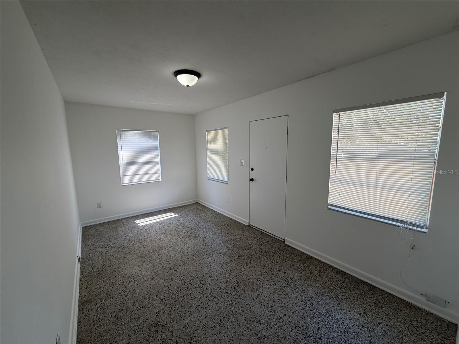 2109 S Mills Ave Property Photo 2