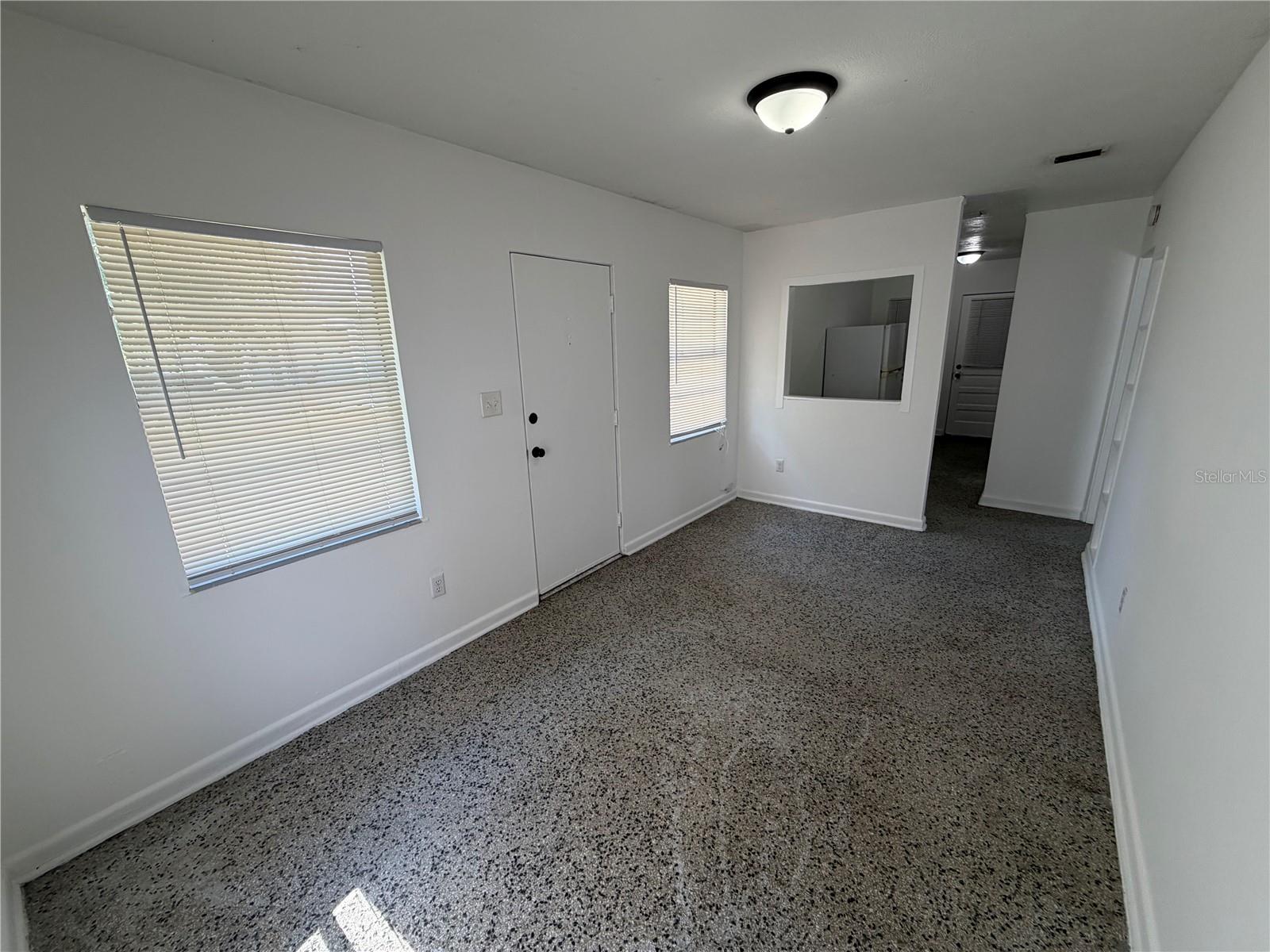 2109 S Mills Ave Property Photo 3