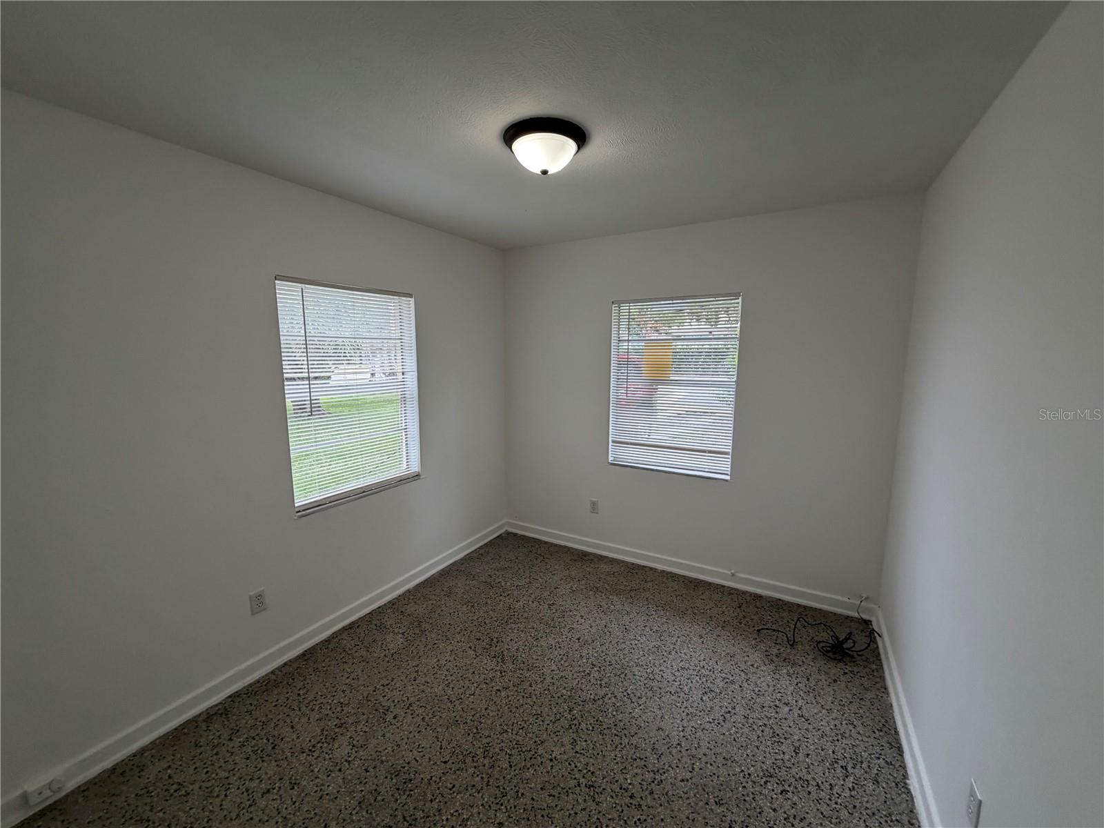 2109 S Mills Ave Property Photo 8