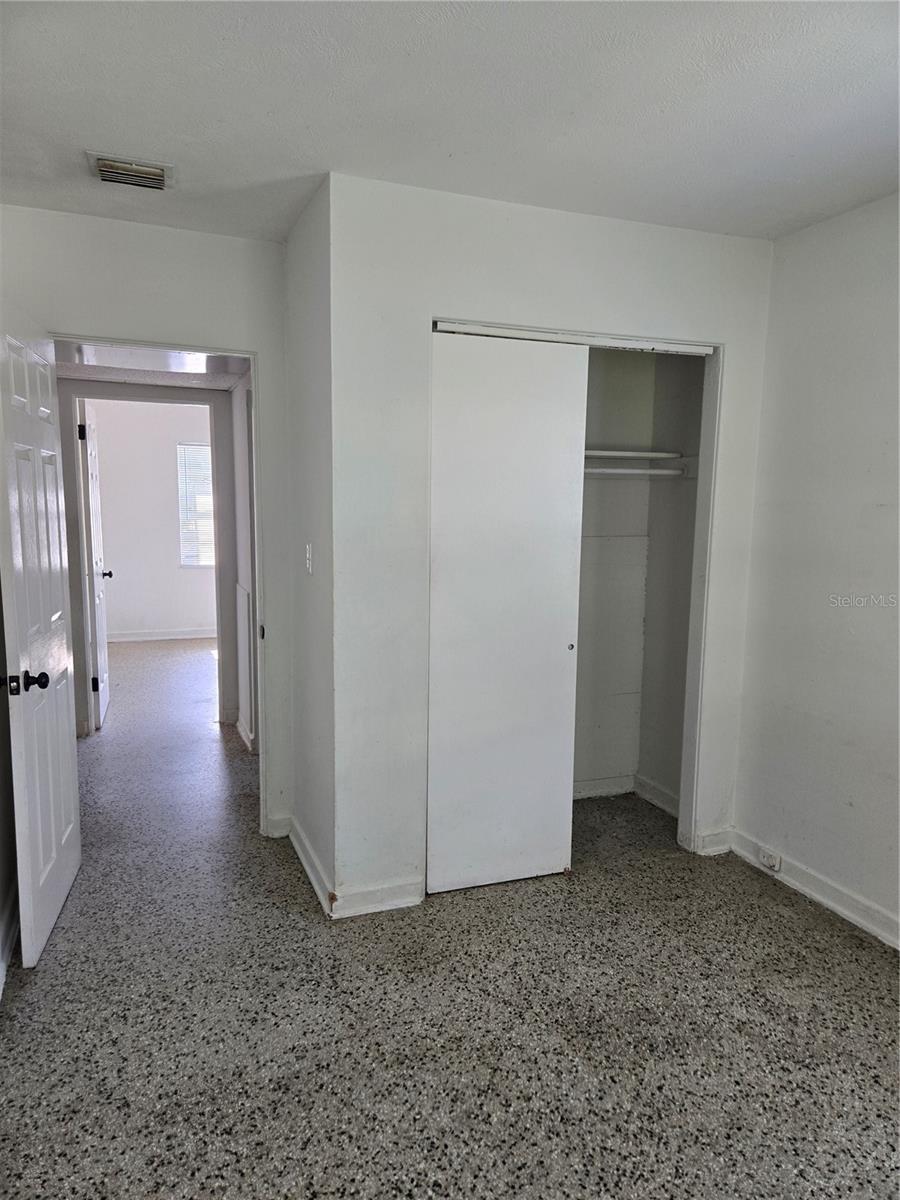 2109 S Mills Ave Property Photo 9