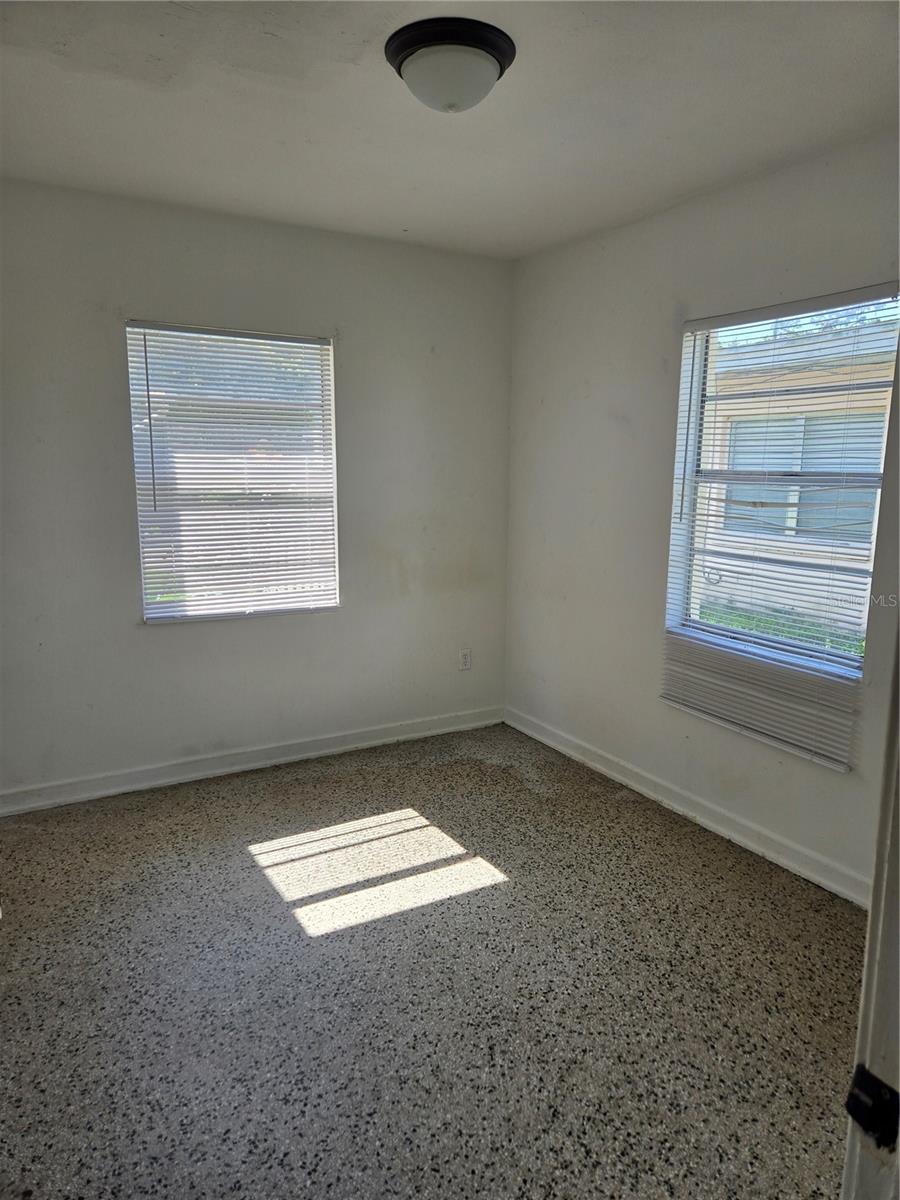 2109 S Mills Ave Property Photo 11