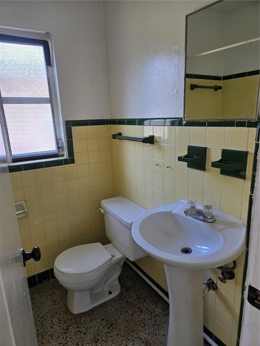 2109 S Mills Ave Property Photo 12