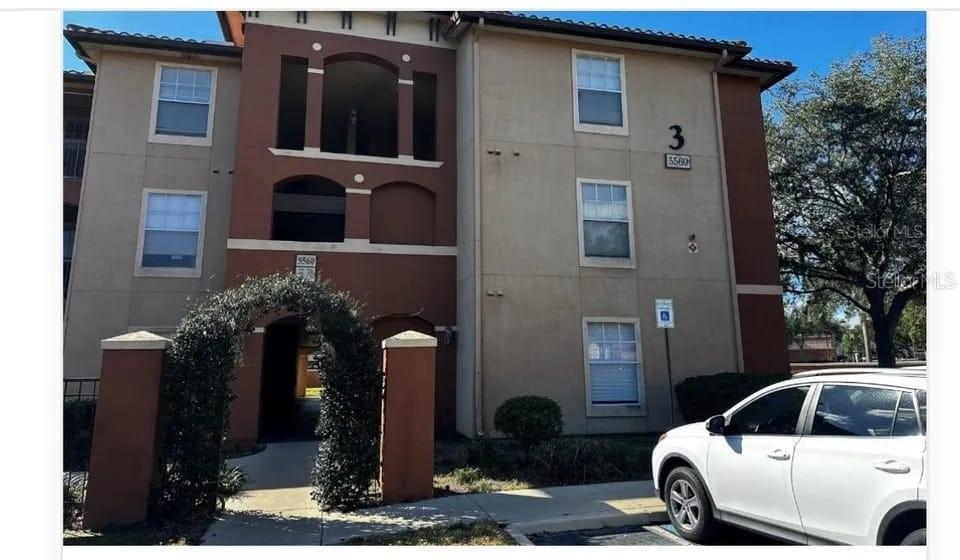 5560 Metrowest Blvd #3-207 Property Photo 2