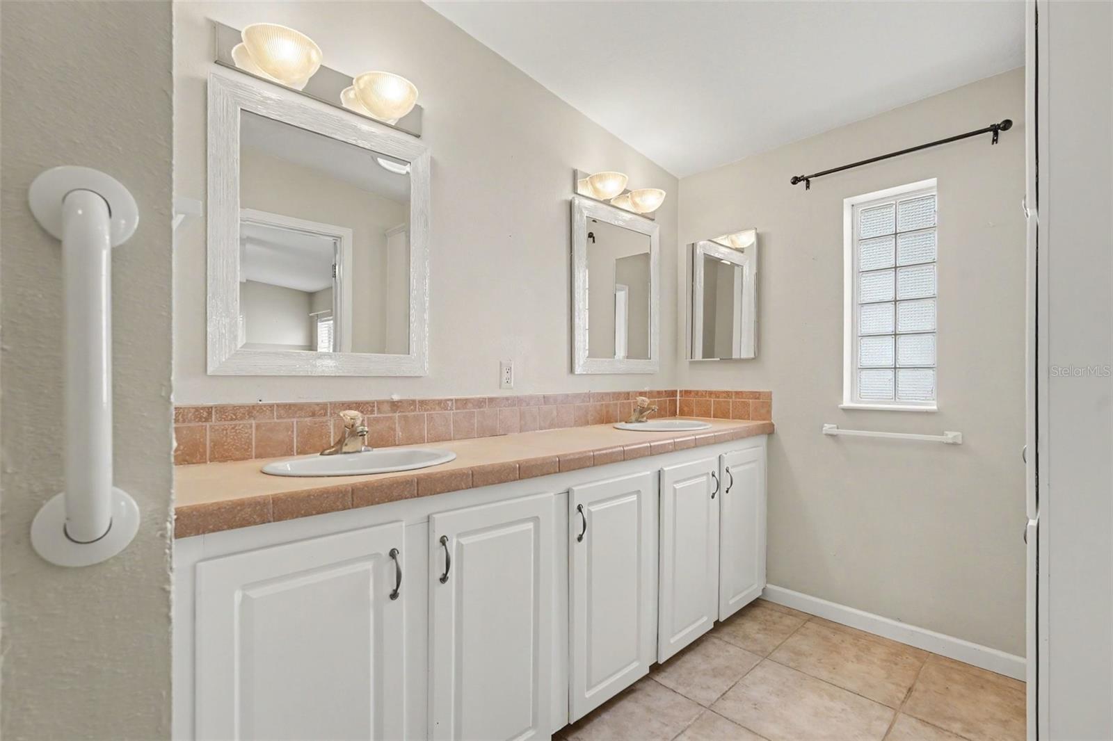 37536 Gill Ave Property Photo 18