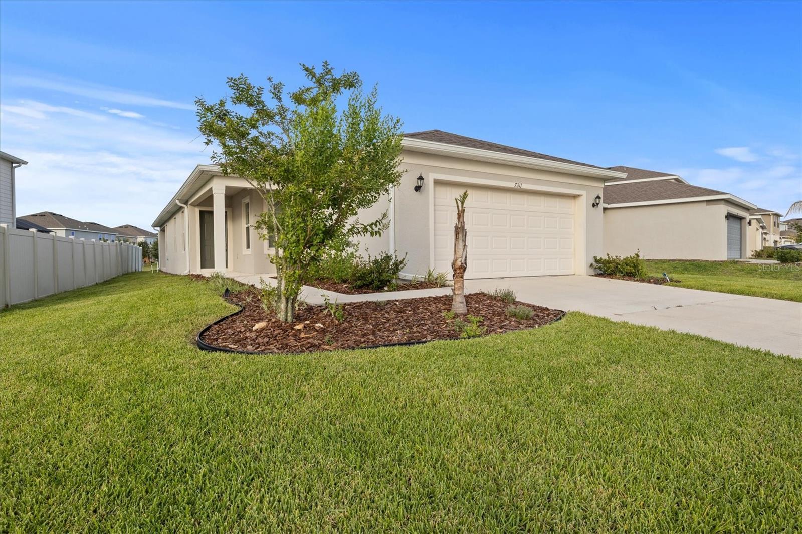 O6416684 Property Photo 2
