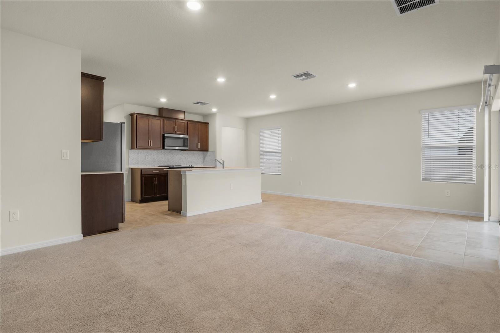 O6416684 Property Photo 9