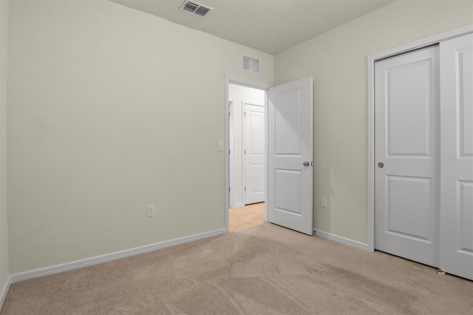 O6416684 Property Photo 20