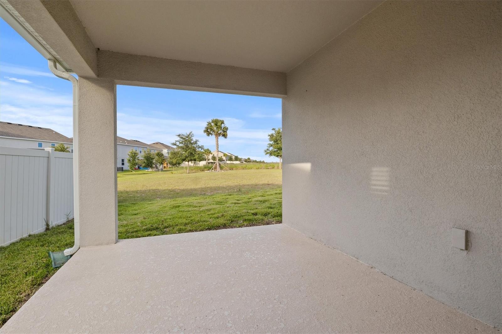 O6416684 Property Photo 27