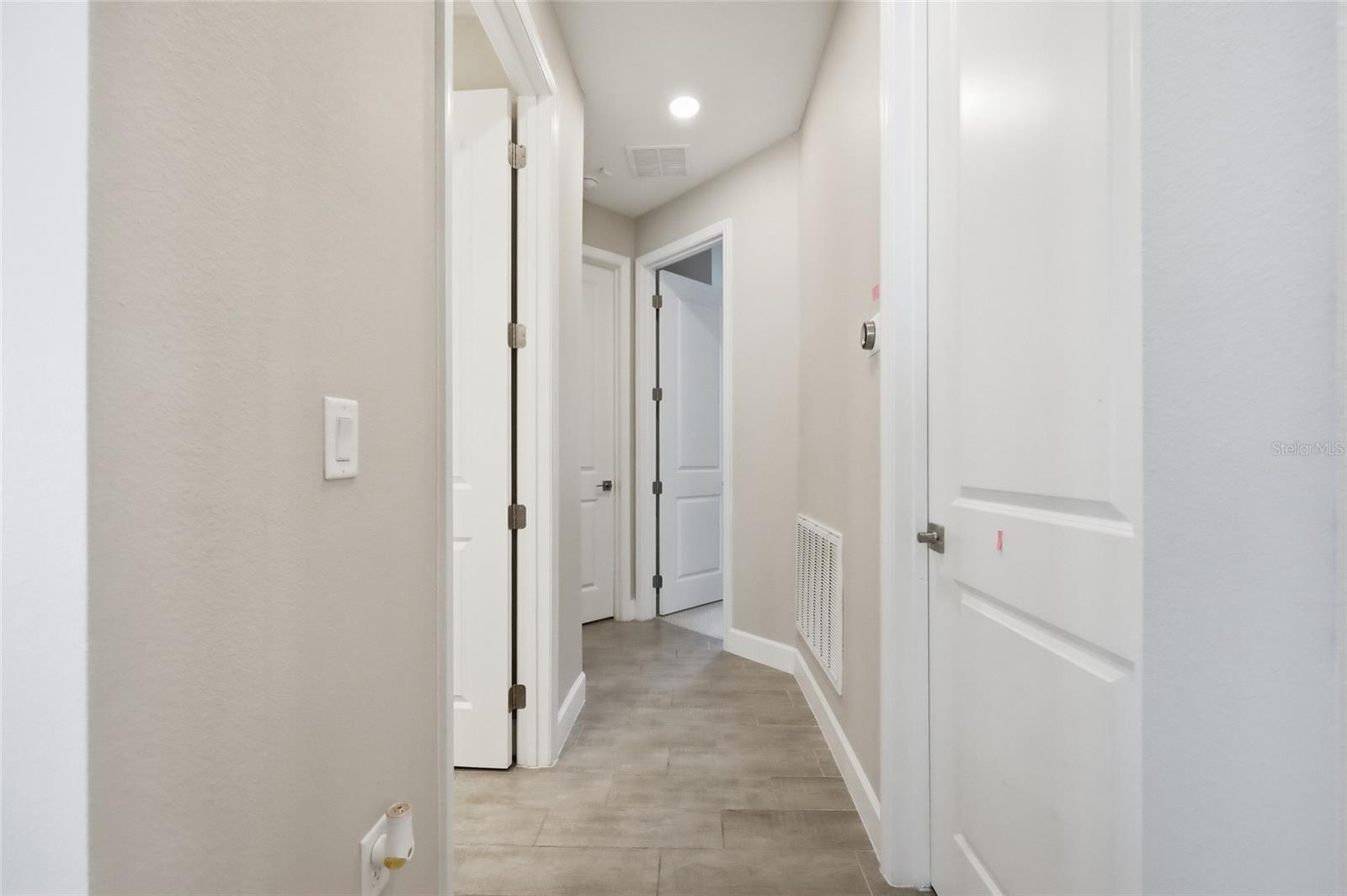 984 Griffon Ave Property Photo 14