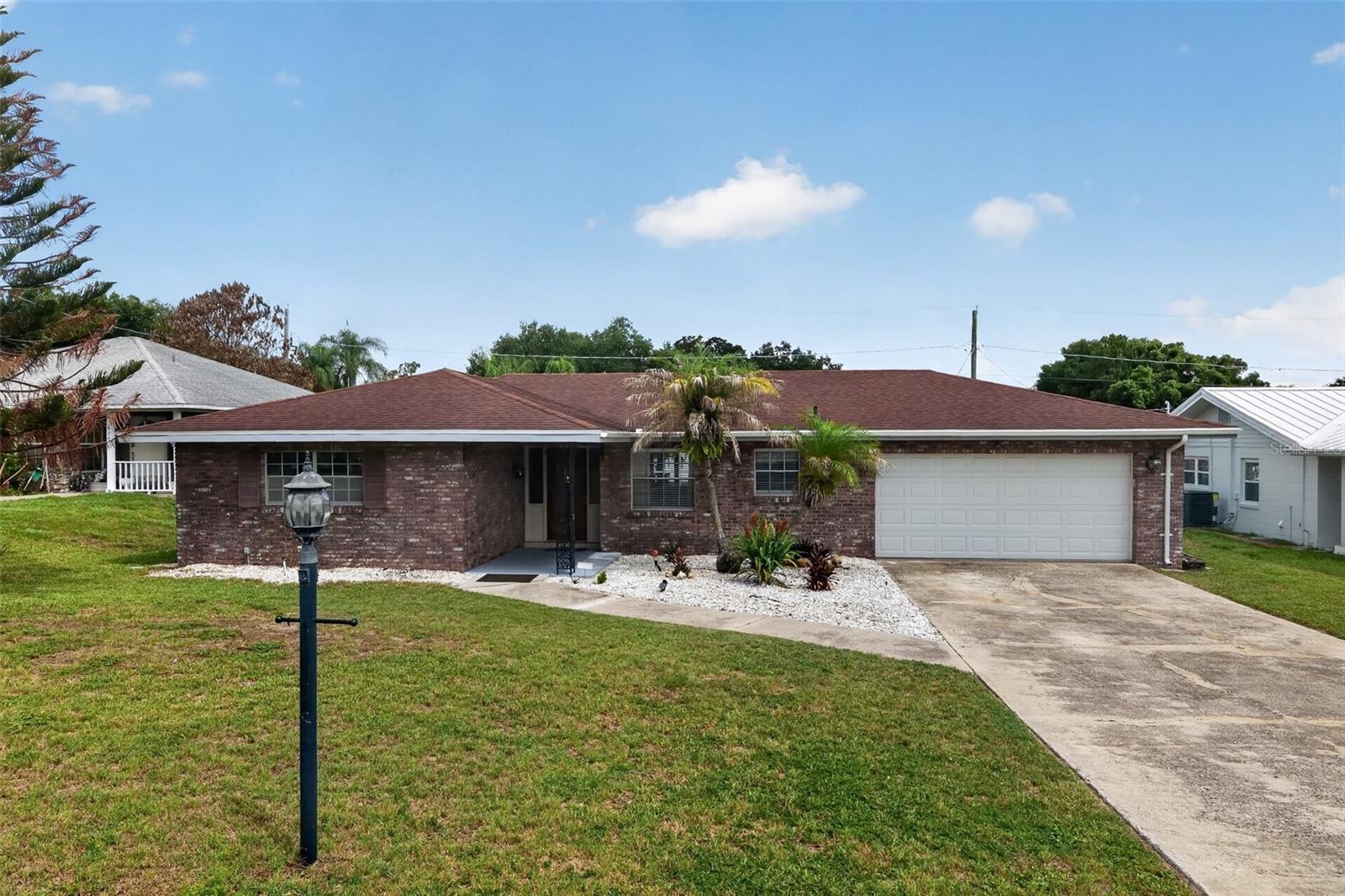 516 Alachua Dr Property Photo 3