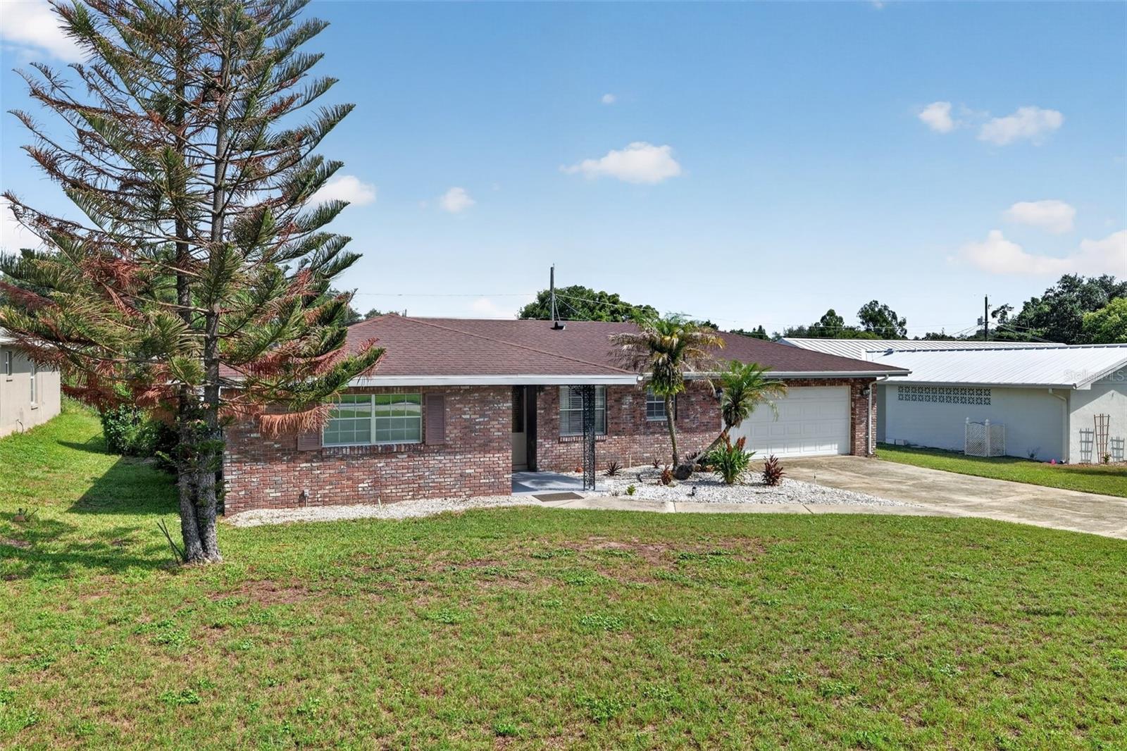 516 Alachua Dr Property Photo 4