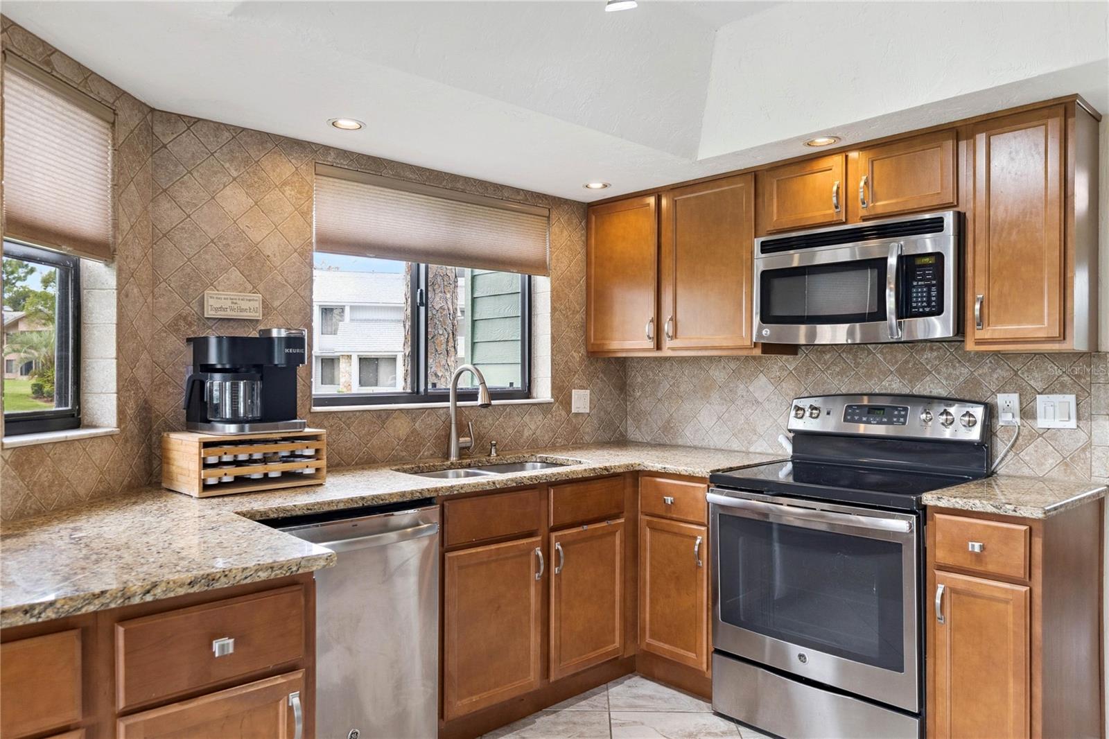 141 Golden Eye Dr #b Property Photo 4