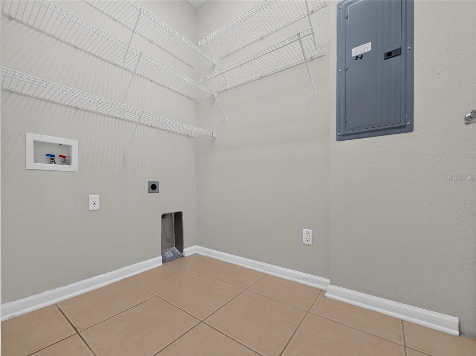 7735 Fairgrove Ave Property Photo 11