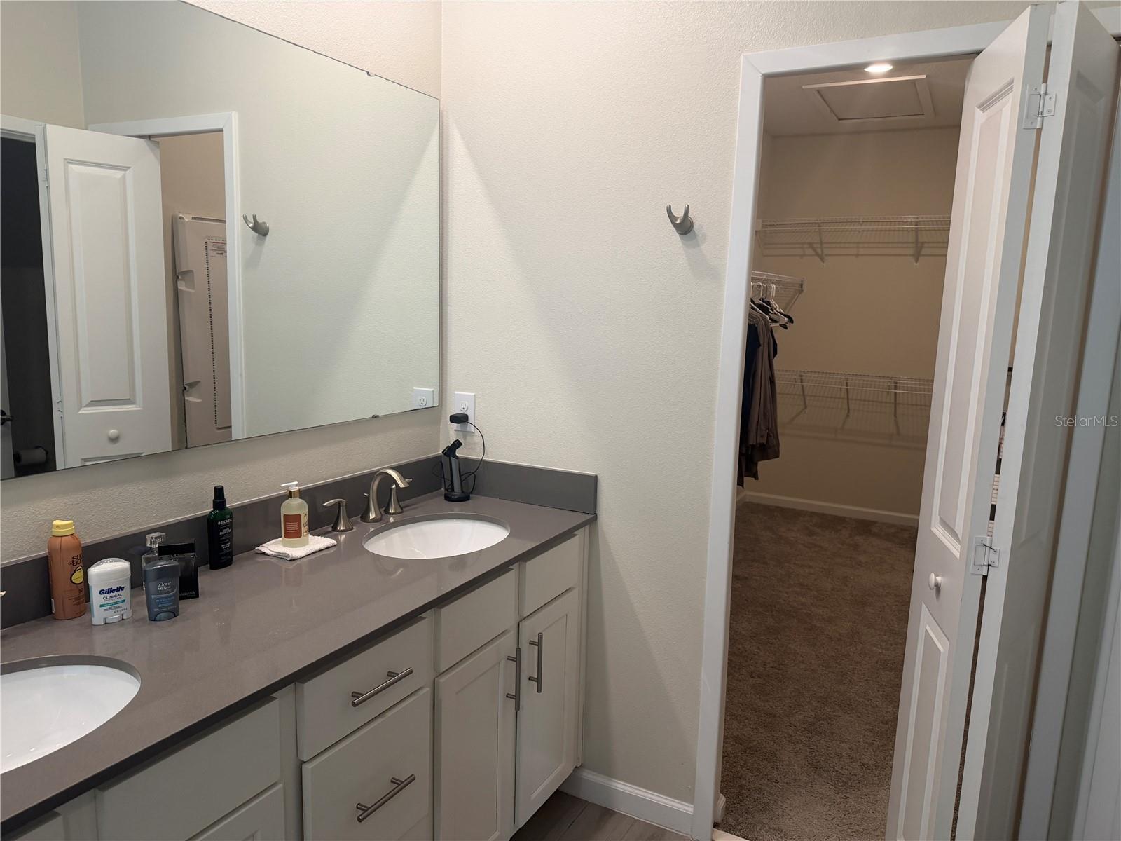 9896 Red Eagle Dr Property Photo 7