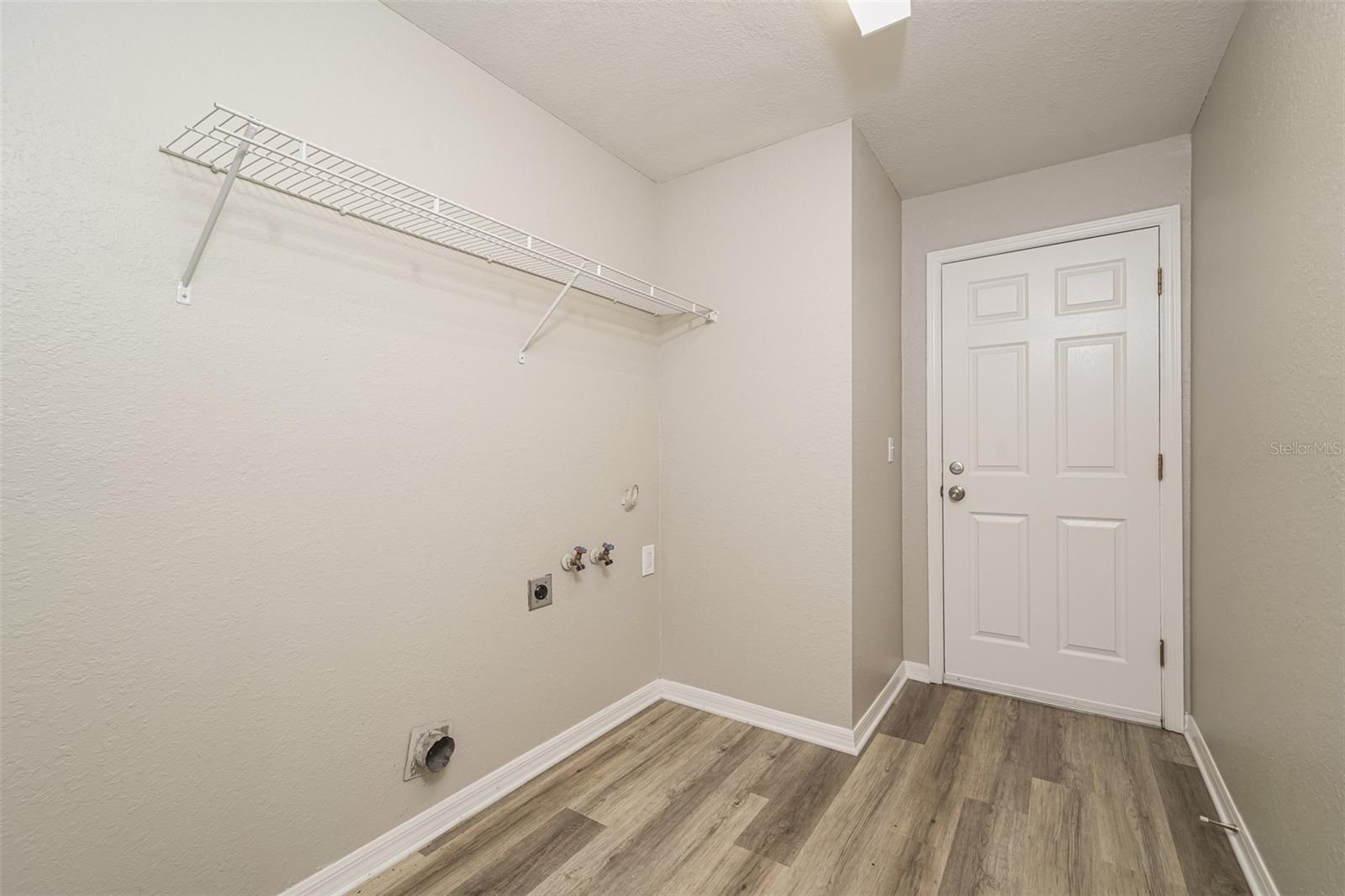 8870 Pebblebrooke Dr Property Photo 14