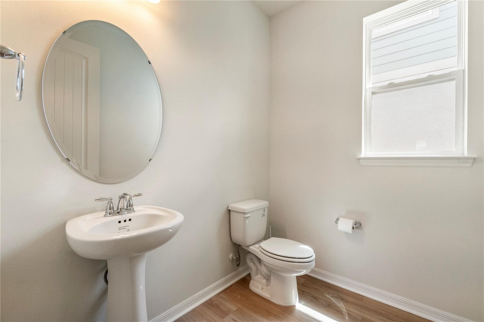 9662 Passaic Pkwy Property Photo 8