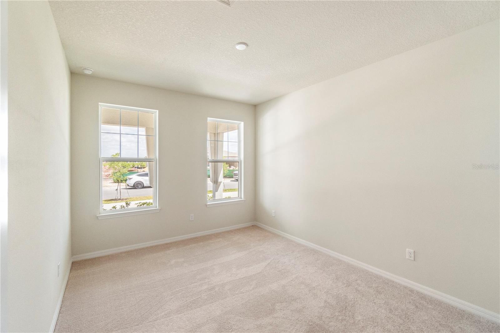 9662 Passaic Pkwy Property Photo 12