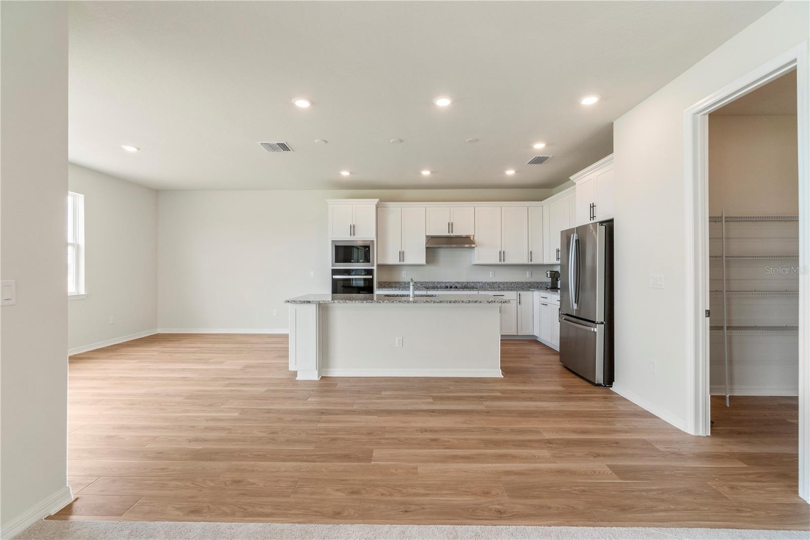 9662 Passaic Pkwy Property Photo 13