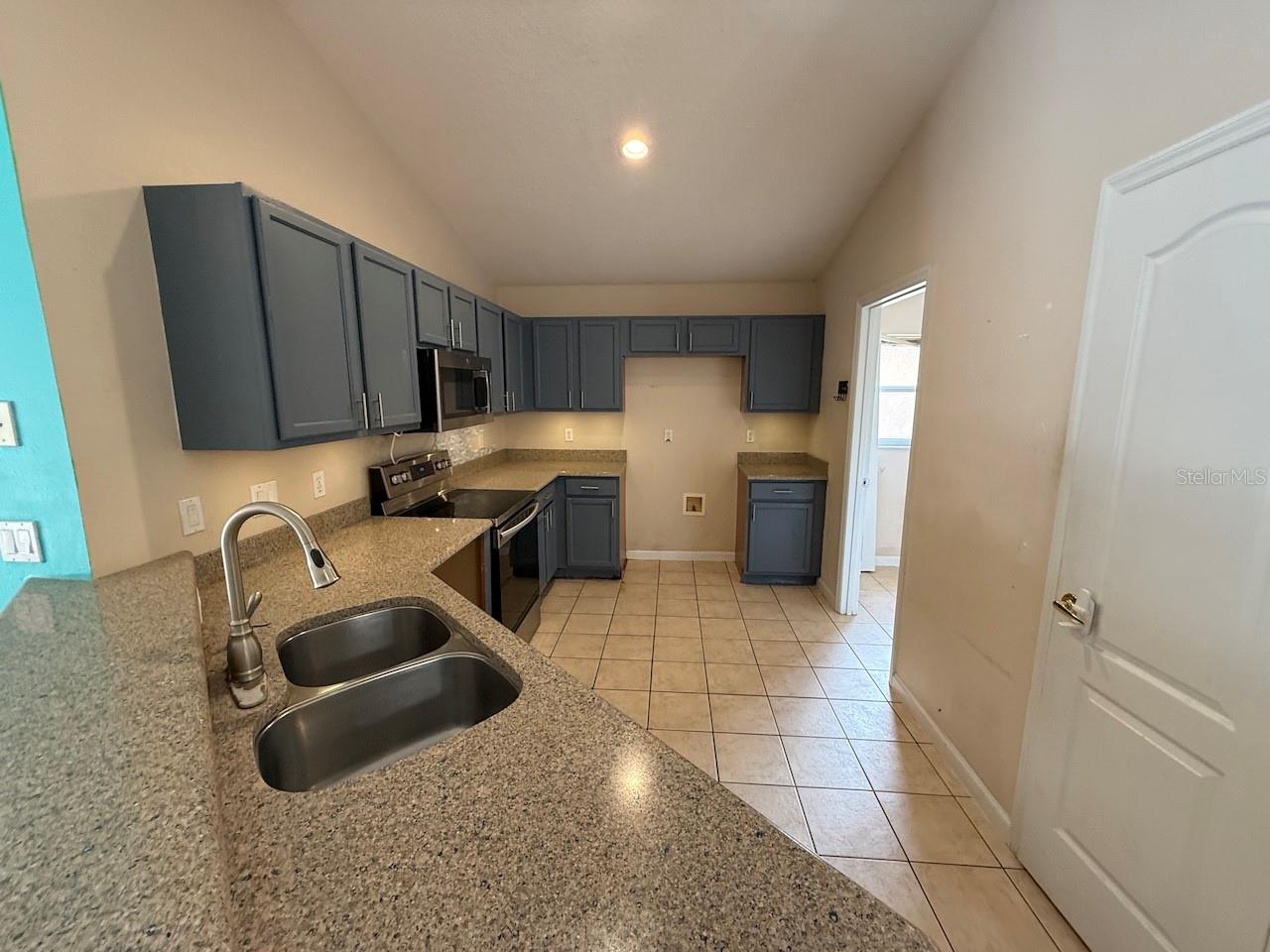 3045 Merlot Way Property Photo 6