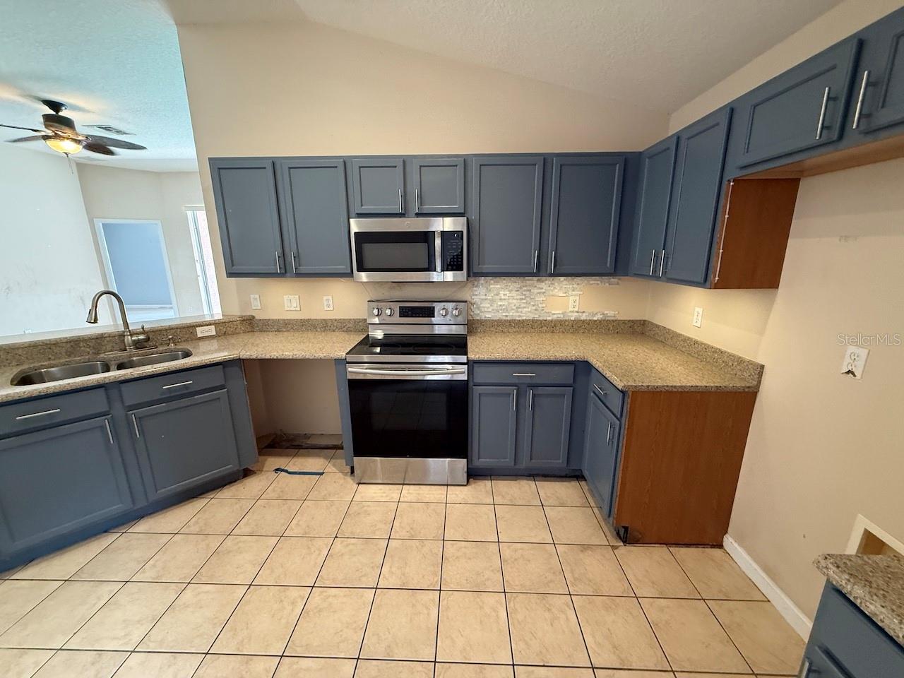 3045 Merlot Way Property Photo 8