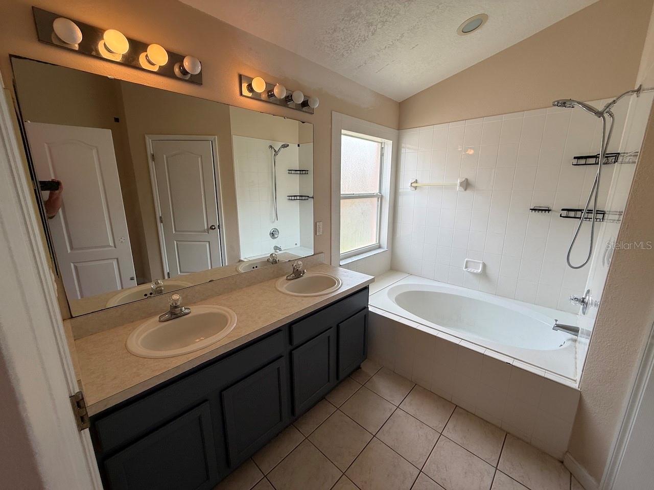 3045 Merlot Way Property Photo 17