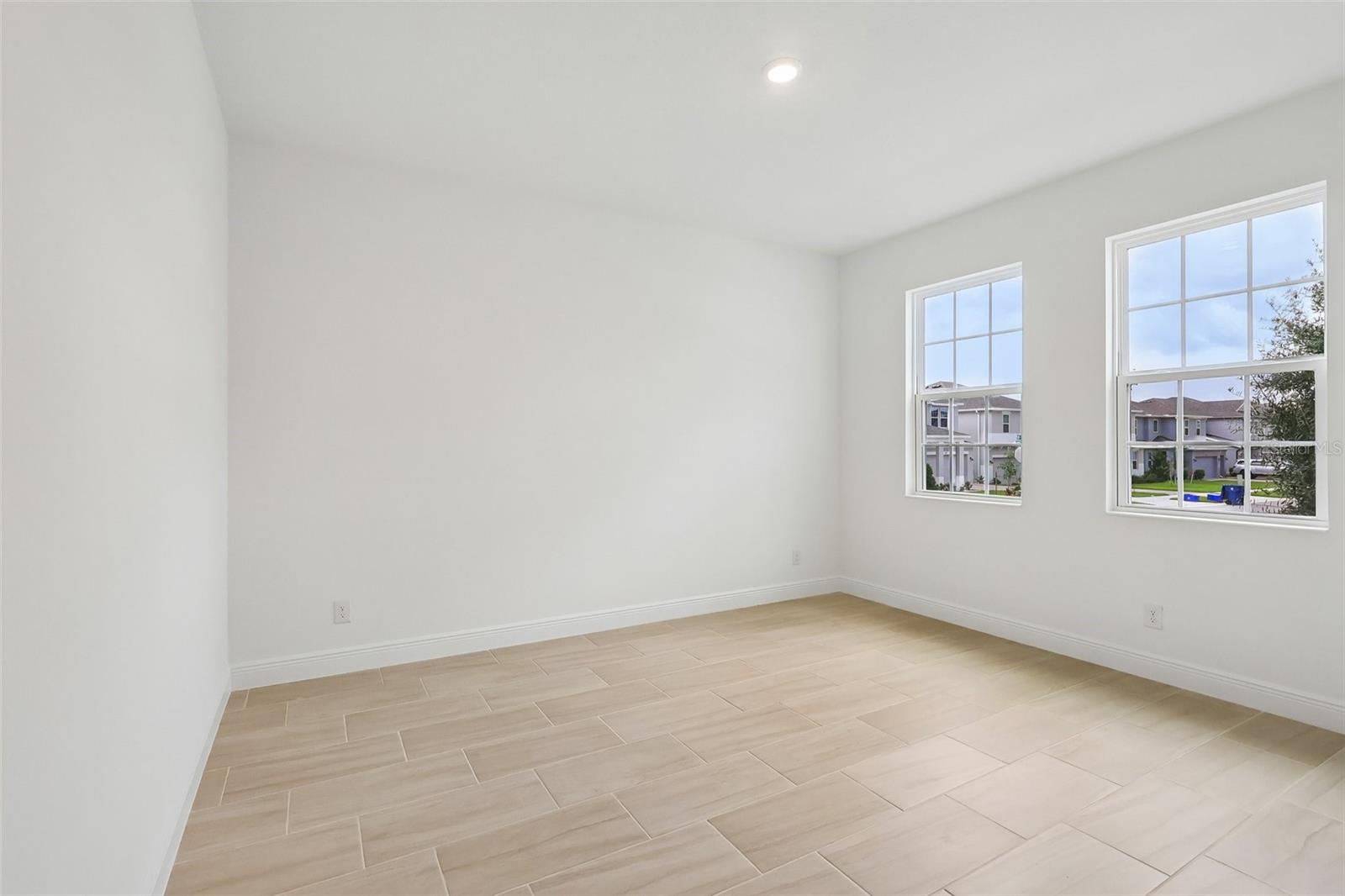 7276 Rolling Leaf Rd Property Photo 12