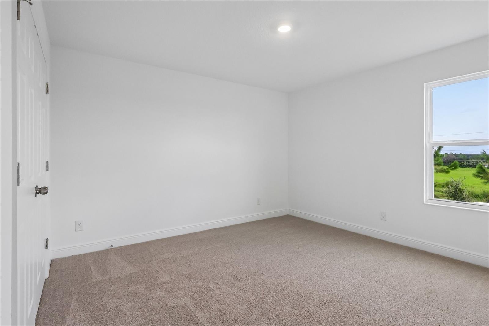7276 Rolling Leaf Rd Property Photo 18