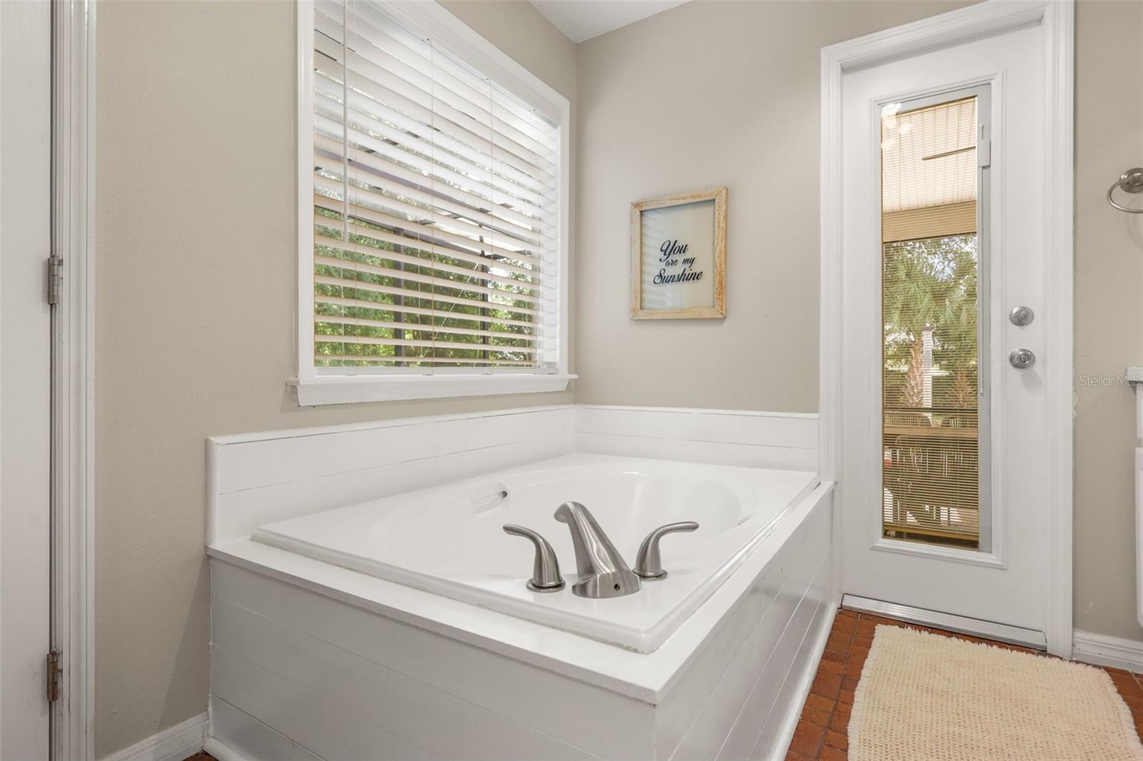 2504 Orchard Dr Property Photo 28