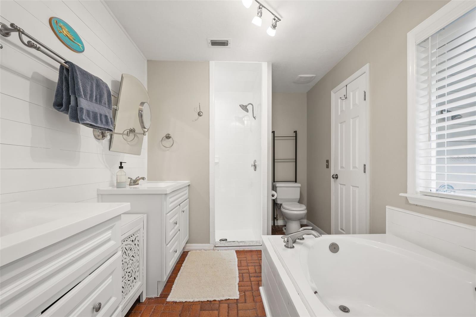 2504 Orchard Dr Property Photo 30