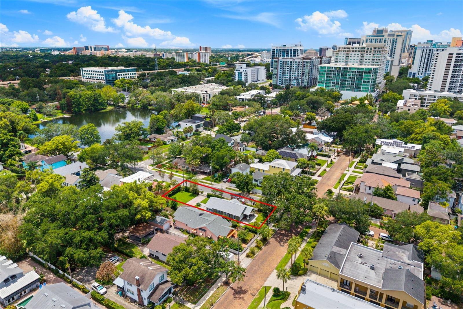 900 E Pine St Property Photo 27