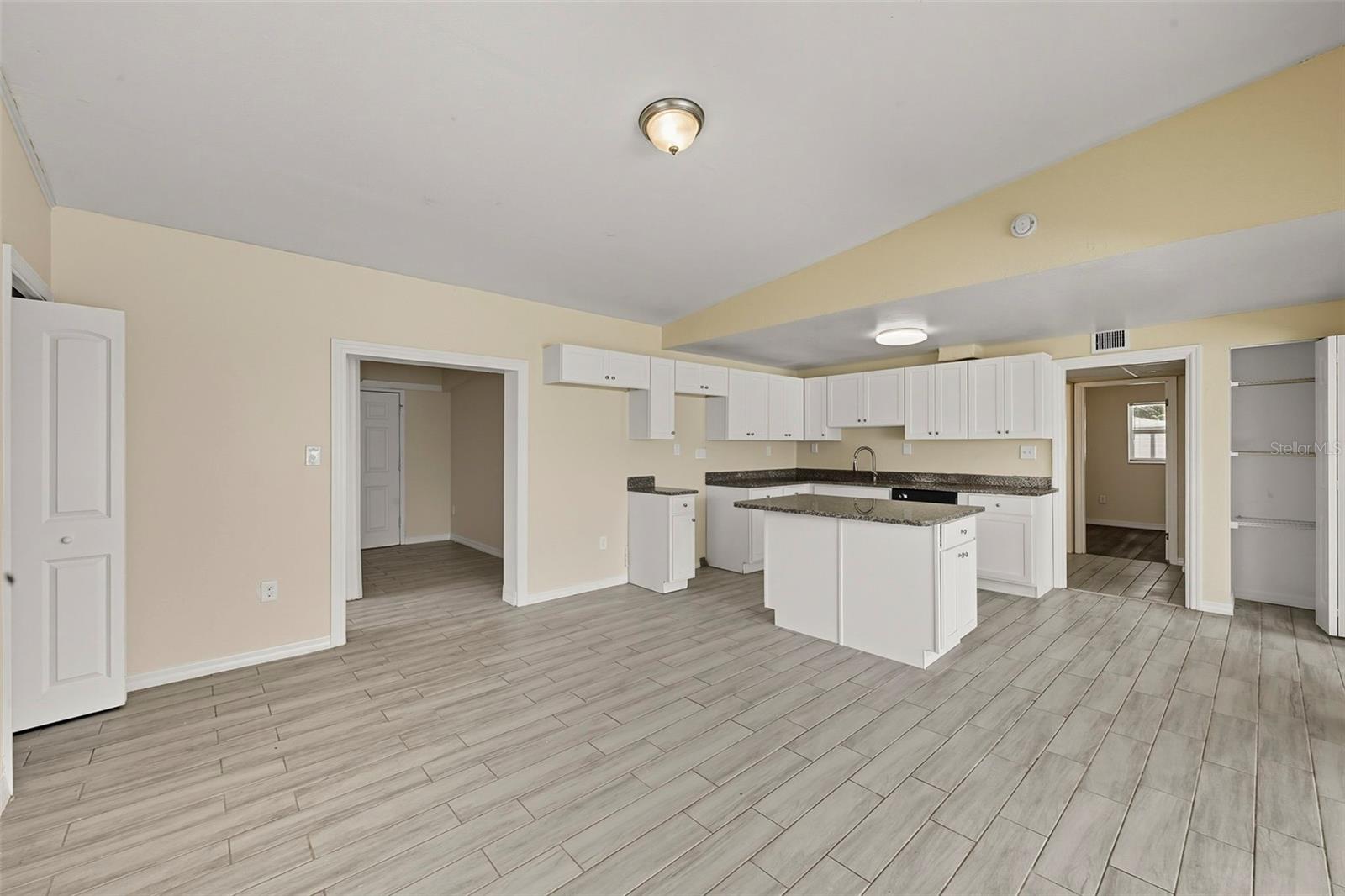 1000 Emeralda Rd Property Photo 21