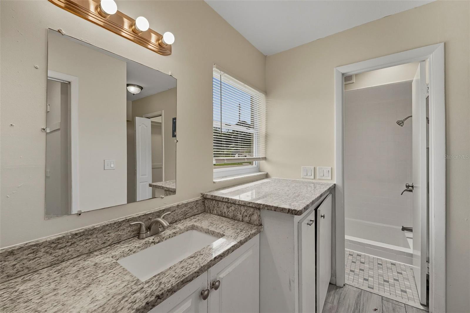 1000 Emeralda Rd Property Photo 39