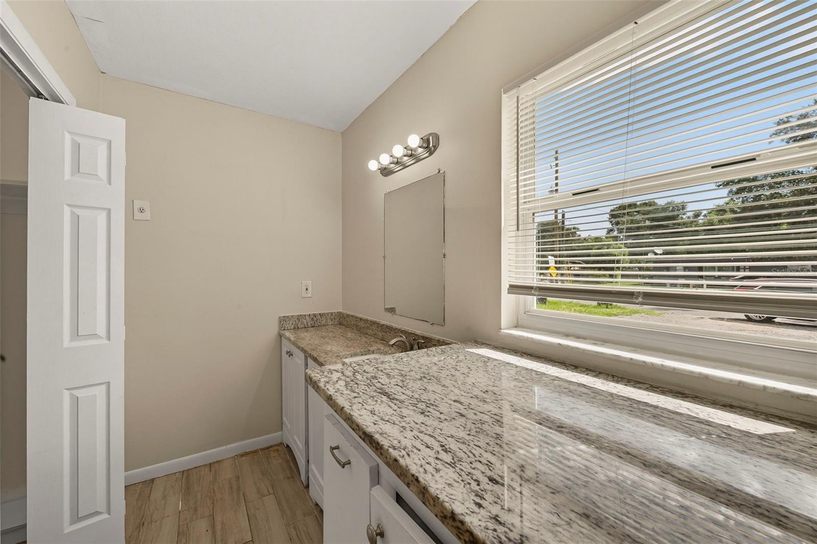 1000 Emeralda Rd Property Photo 40