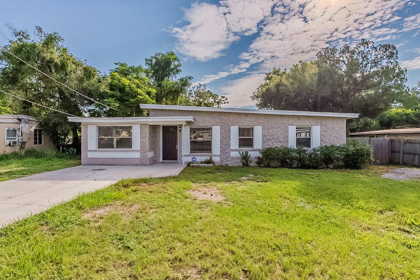 1007 Emeralda Rd Property Photo 1