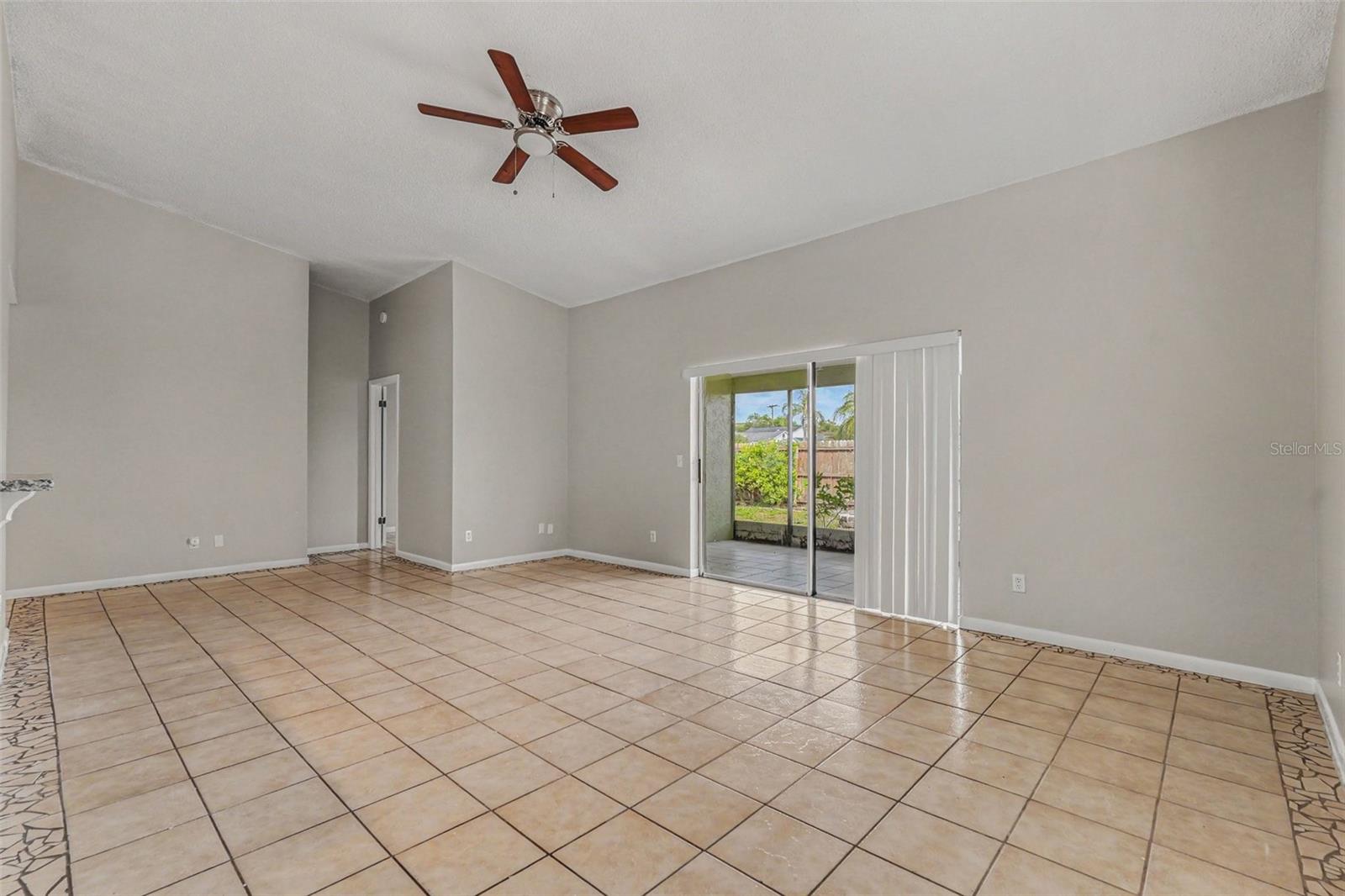 8434 Sun Dr Property Photo 5