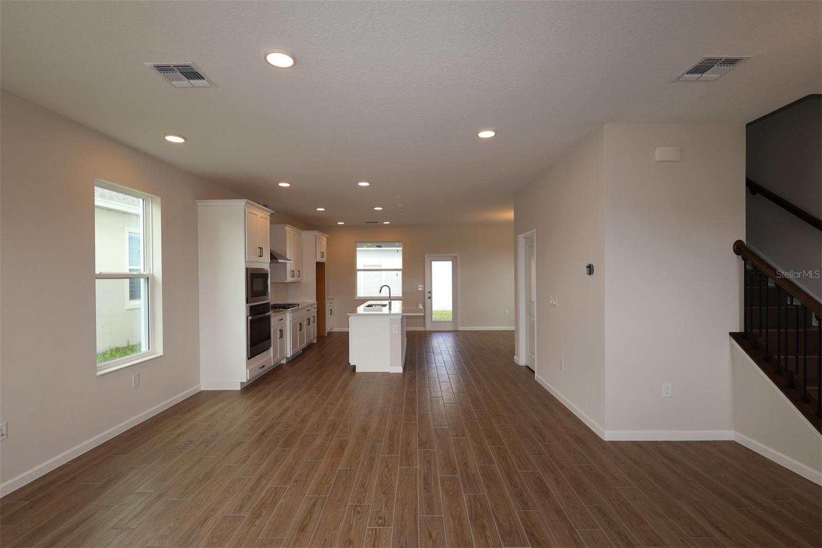 5294 Center Lake Ranch Blvd Property Photo 10