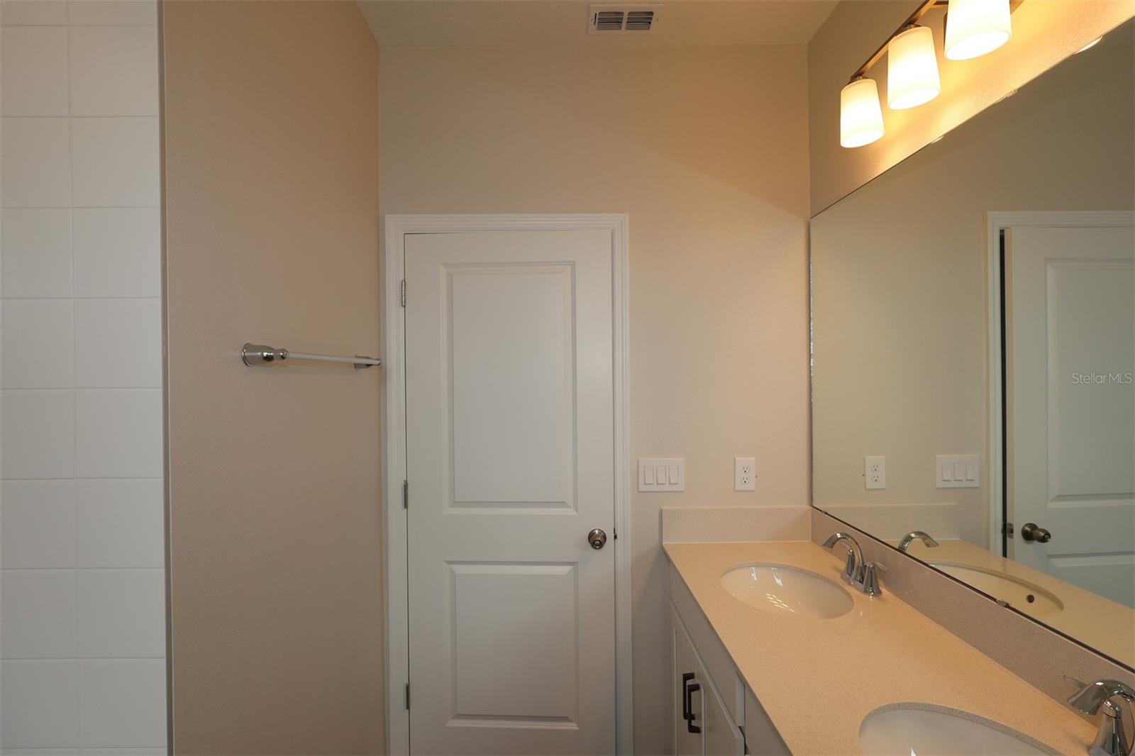 5294 Center Lake Ranch Blvd Property Photo 17